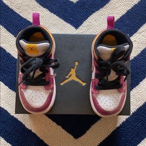 Jordan 1s (little boy)